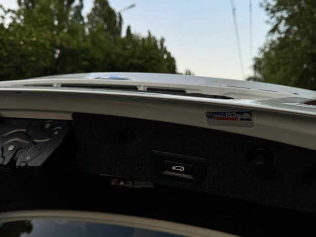 Белый БМВ 5 Серия, объемом двигателя 2 л и пробегом 200 тыс. км за 11800 $, фото 4 на Automoto.ua