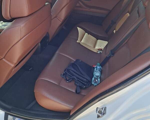 БМВ 5 Серія 2012 у Запоріжжя на Automoto.ua Білий БМВ 5 Серія, об'ємом двигуна 2 л та пробігом 220 тис. км за 13499 $, фото 18 на Automoto.ua