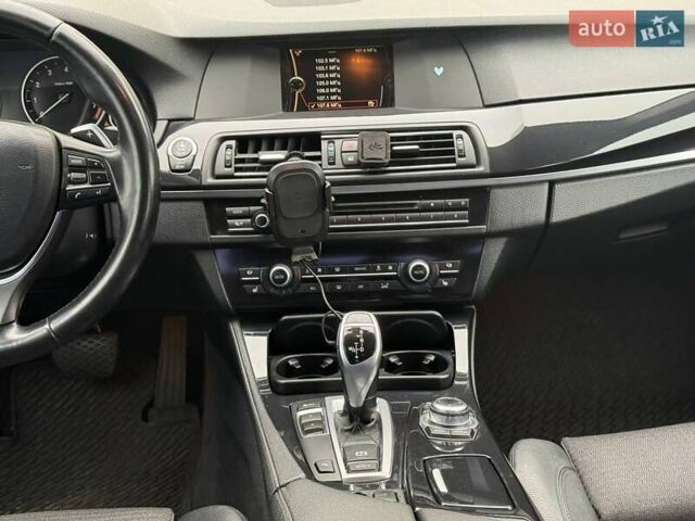 Білий БМВ 5 Серія, об'ємом двигуна 2 л та пробігом 151 тис. км за 12500 $, фото 31 на Automoto.ua