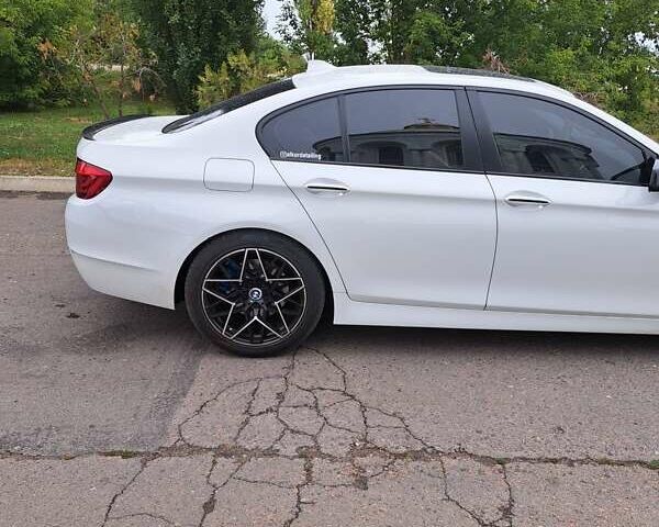 Білий БМВ 5 Серія, об'ємом двигуна 2 л та пробігом 120 тис. км за 14500 $, фото 8 на Automoto.ua