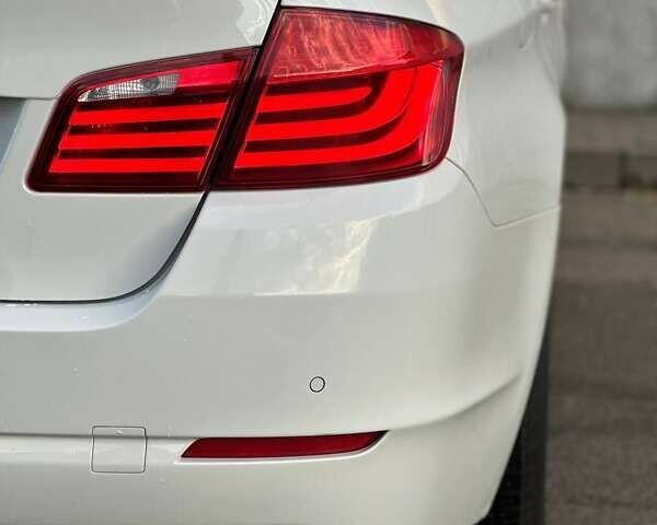 БМВ 5 Серия 2012 в Киеве на Automoto.ua Белый БМВ 5 Серия, объемом двигателя 2 л и пробегом 140 тыс. км за 15000 $, фото 14 на Automoto.ua