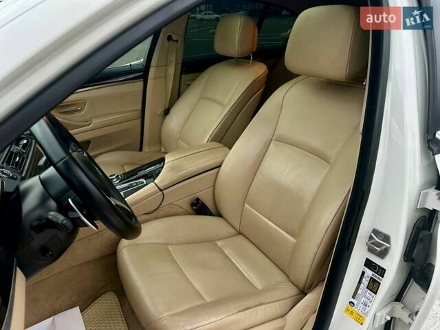Білий БМВ 5 Серія, об'ємом двигуна 2 л та пробігом 288 тис. км за 9800 $, фото 14 на Automoto.ua