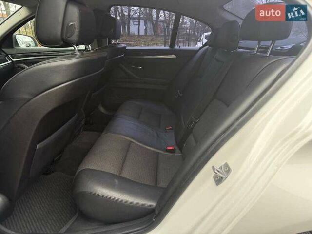 Білий БМВ 5 Серія, об'ємом двигуна 2 л та пробігом 151 тис. км за 12500 $, фото 20 на Automoto.ua