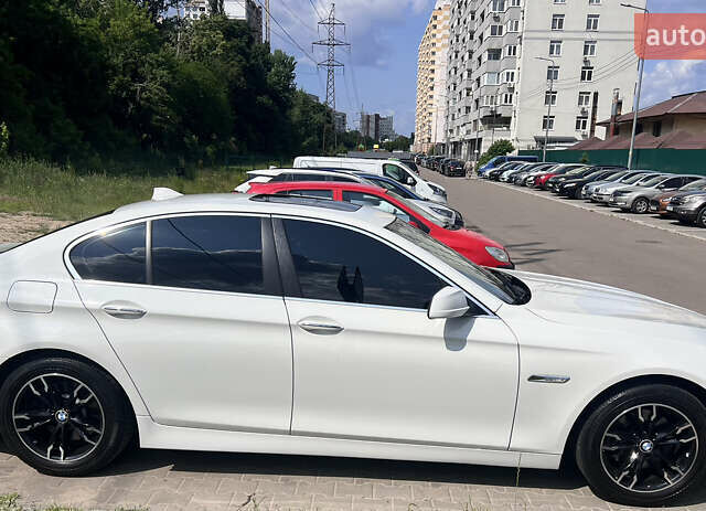 Белый БМВ 5 Серия, объемом двигателя 2 л и пробегом 175 тыс. км за 15500 $, фото 2 на Automoto.ua