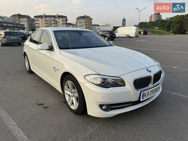 Белый БМВ 5 Серия, объемом двигателя 2 л и пробегом 275 тыс. км за 12700 $, фото 2 на Automoto.ua