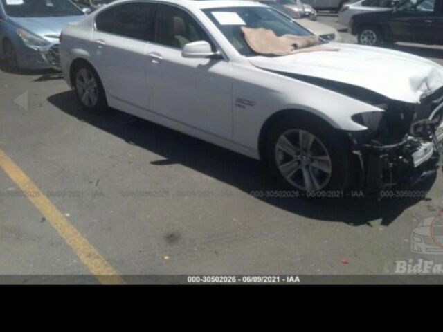 Белый БМВ 5 Серия, объемом двигателя 2 л и пробегом 200 тыс. км за 11800 $, фото 16 на Automoto.ua