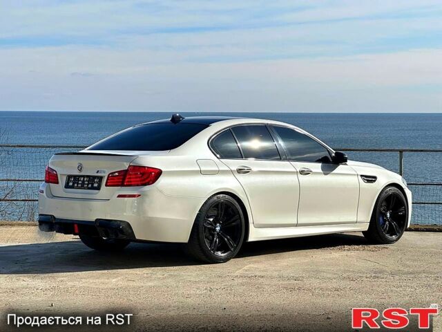 Белый БМВ 5 Серия, объемом двигателя 4.4 л и пробегом 163 тыс. км за 34999 $, фото 3 на Automoto.ua