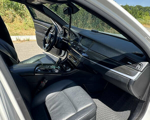 Білий БМВ 5 Серія, об'ємом двигуна 2 л та пробігом 310 тис. км за 20000 $, фото 22 на Automoto.ua
