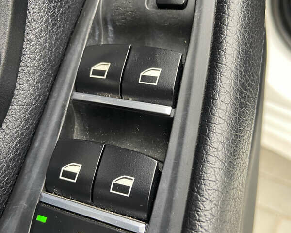 Білий БМВ 5 Серія, об'ємом двигуна 2 л та пробігом 171 тис. км за 13200 $, фото 31 на Automoto.ua