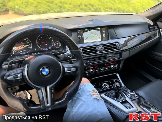 Белый БМВ 5 Серия, объемом двигателя 4.4 л и пробегом 163 тыс. км за 34999 $, фото 6 на Automoto.ua