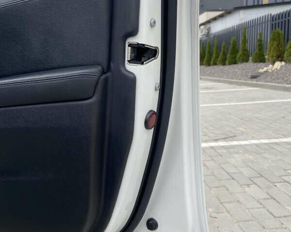 Білий БМВ 5 Серія, об'ємом двигуна 2 л та пробігом 171 тис. км за 13200 $, фото 10 на Automoto.ua