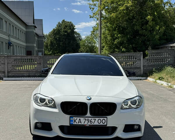 Білий БМВ 5 Серія, об'ємом двигуна 2 л та пробігом 310 тис. км за 20000 $, фото 3 на Automoto.ua