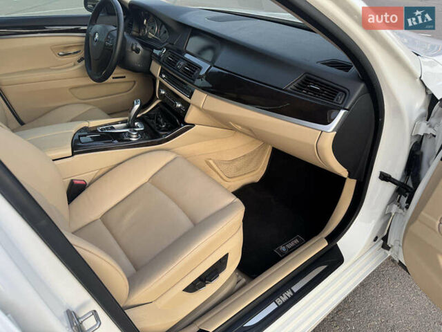 Белый БМВ 5 Серия, объемом двигателя 2 л и пробегом 275 тыс. км за 12700 $, фото 8 на Automoto.ua