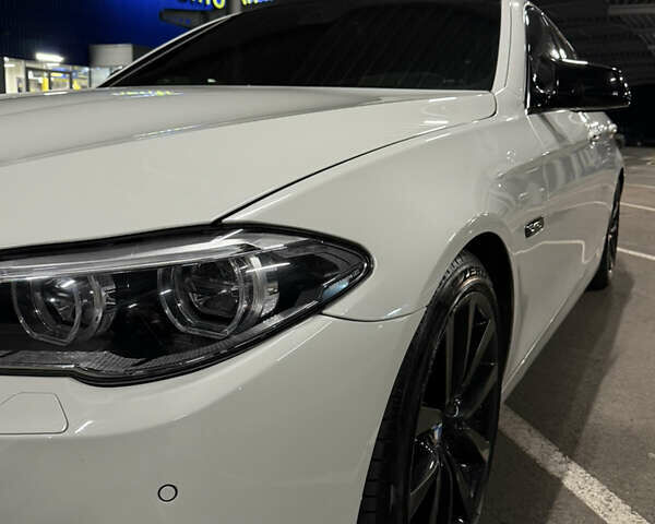 Білий БМВ 5 Серія, об'ємом двигуна 2 л та пробігом 194 тис. км за 16999 $, фото 9 на Automoto.ua