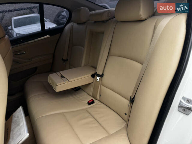 Белый БМВ 5 Серия, объемом двигателя 3 л и пробегом 292 тыс. км за 17900 $, фото 36 на Automoto.ua