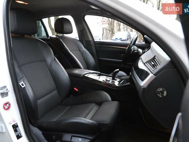 Белый БМВ 5 Серия, объемом двигателя 2 л и пробегом 240 тыс. км за 12000 $, фото 9 на Automoto.ua