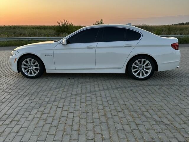 Белый БМВ 5 Серия, объемом двигателя 2 л и пробегом 235 тыс. км за 12700 $, фото 4 на Automoto.ua