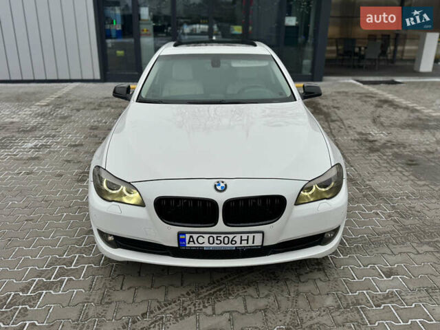 Белый БМВ 5 Серия, объемом двигателя 2 л и пробегом 205 тыс. км за 11400 $, фото 5 на Automoto.ua