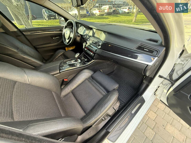 Білий БМВ 5 Серія, об'ємом двигуна 2 л та пробігом 105 тис. км за 14700 $, фото 36 на Automoto.ua