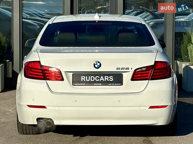 Білий БМВ 5 Серія, об'ємом двигуна 2 л та пробігом 257 тис. км за 12900 $, фото 4 на Automoto.ua