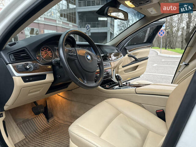 Білий БМВ 5 Серія, об'ємом двигуна 3 л та пробігом 223 тис. км за 11900 $, фото 38 на Automoto.ua