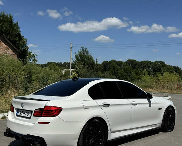 Білий БМВ 5 Серія, об'ємом двигуна 2 л та пробігом 310 тис. км за 20000 $, фото 6 на Automoto.ua