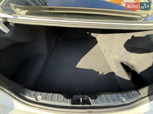 Білий БМВ 5 Серія, об'ємом двигуна 2 л та пробігом 105 тис. км за 14700 $, фото 61 на Automoto.ua