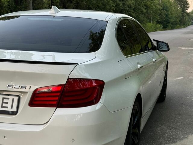 Белый БМВ 5 Серия, объемом двигателя 2 л и пробегом 200 тыс. км за 11800 $, фото 10 на Automoto.ua