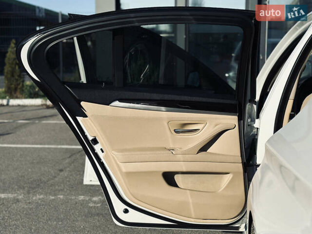 Білий БМВ 5 Серія, об'ємом двигуна 2 л та пробігом 257 тис. км за 12900 $, фото 13 на Automoto.ua