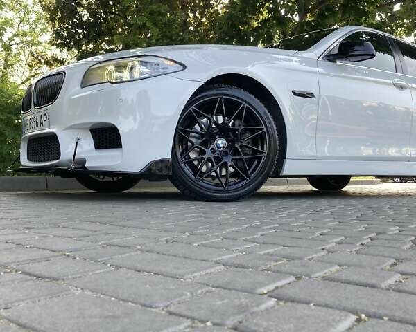 Белый БМВ 5 Серия, объемом двигателя 2.99 л и пробегом 215 тыс. км за 16500 $, фото 3 на Automoto.ua