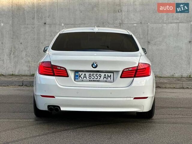 БМВ 5 Серия 2012 в Киеве на Automoto.ua Белый БМВ 5 Серия, объемом двигателя 2 л и пробегом 140 тыс. км за 15000 $, фото 2 на Automoto.ua