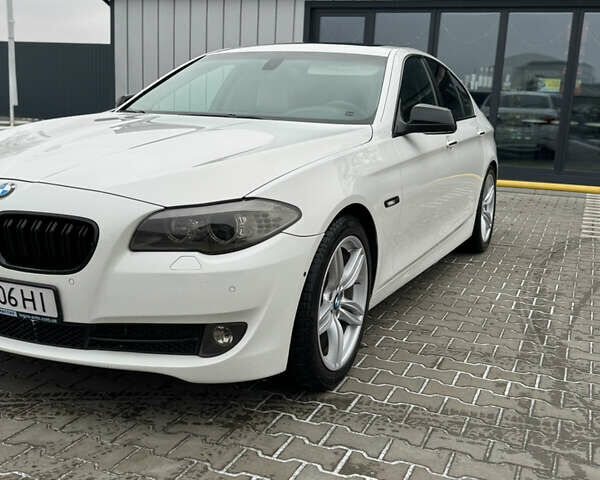 Белый БМВ 5 Серия, объемом двигателя 2 л и пробегом 205 тыс. км за 11400 $, фото 9 на Automoto.ua