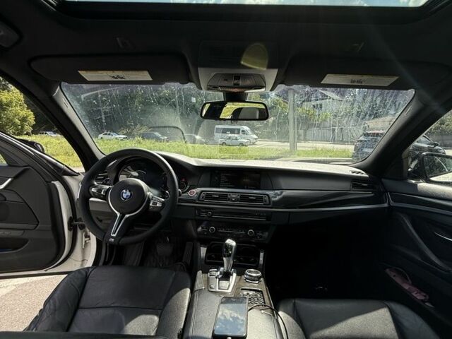 Белый БМВ 5 Серия, объемом двигателя 3 л и пробегом 220 тыс. км за 14999 $, фото 5 на Automoto.ua