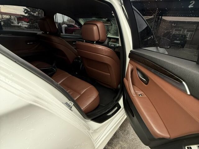 Белый БМВ 5 Серия, объемом двигателя 2 л и пробегом 230 тыс. км за 12500 $, фото 1 на Automoto.ua