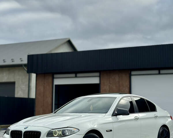 Белый БМВ 5 Серия, объемом двигателя 2.98 л и пробегом 255 тыс. км за 11800 $, фото 1 на Automoto.ua