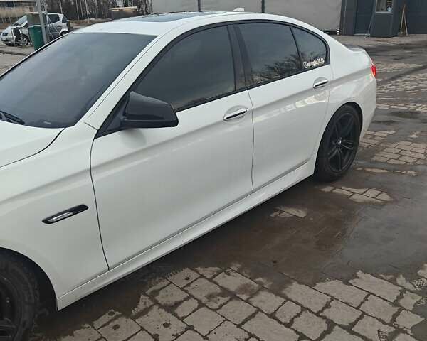 Белый БМВ 5 Серия, объемом двигателя 2.98 л и пробегом 210 тыс. км за 14500 $, фото 1 на Automoto.ua