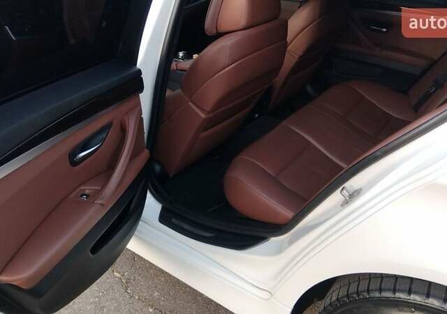 Белый БМВ 5 Серия, объемом двигателя 3 л и пробегом 290 тыс. км за 17500 $, фото 17 на Automoto.ua
