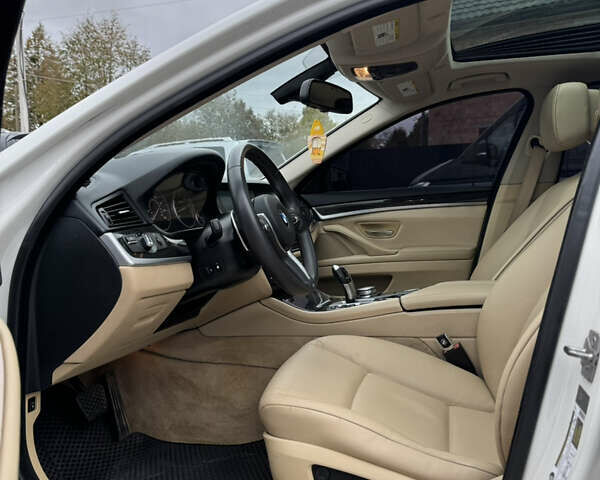 Білий БМВ 5 Серія, об'ємом двигуна 3 л та пробігом 254 тис. км за 12300 $, фото 36 на Automoto.ua