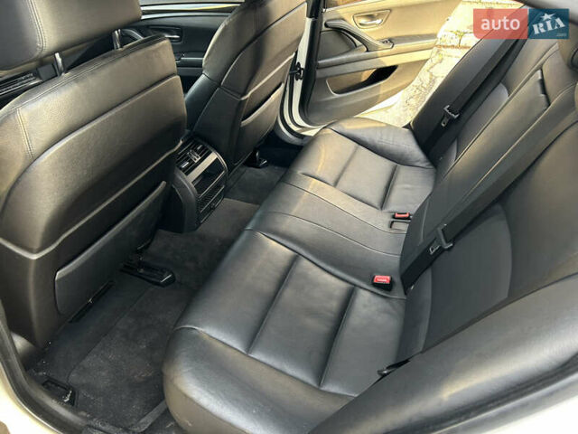 Білий БМВ 5 Серія, об'ємом двигуна 2 л та пробігом 214 тис. км за 16300 $, фото 12 на Automoto.ua