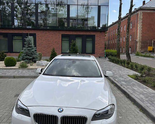 Білий БМВ 5 Серія, об'ємом двигуна 2 л та пробігом 235 тис. км за 15700 $, фото 1 на Automoto.ua