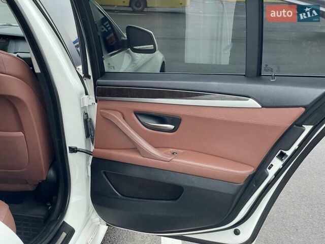 Білий БМВ 5 Серія, об'ємом двигуна 2 л та пробігом 210 тис. км за 10500 $, фото 20 на Automoto.ua