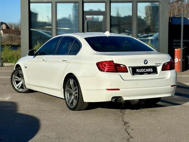 Белый БМВ 5 Серия, объемом двигателя 2 л и пробегом 257 тыс. км за 11499 $, фото 3 на Automoto.ua