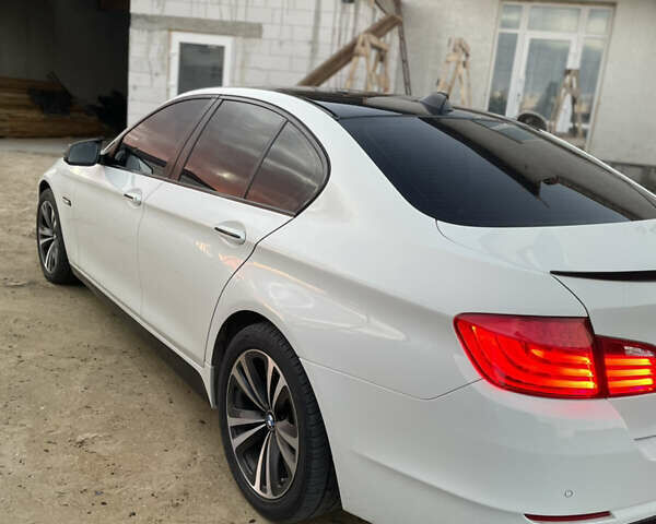 Білий БМВ 5 Серія, об'ємом двигуна 2.99 л та пробігом 301 тис. км за 16999 $, фото 3 на Automoto.ua