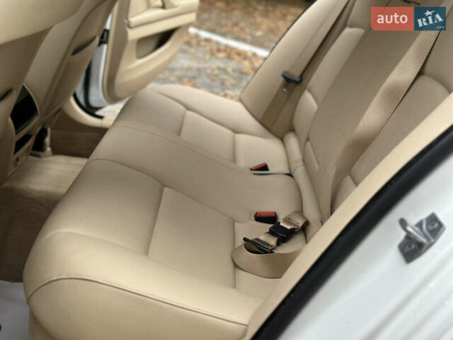 Белый БМВ 5 Серия, объемом двигателя 2 л и пробегом 125 тыс. км за 13499 $, фото 58 на Automoto.ua