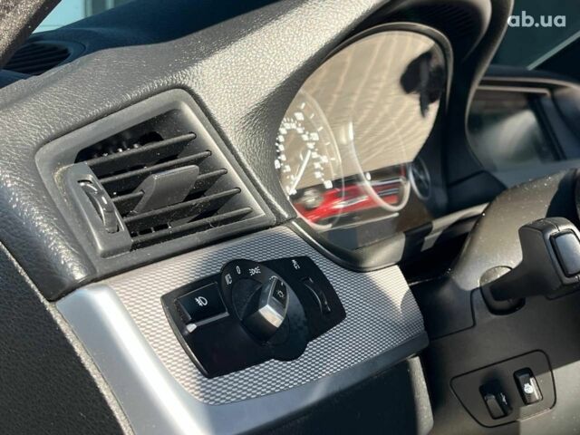 Білий БМВ 5 Серія, об'ємом двигуна 2 л та пробігом 215 тис. км за 12990 $, фото 17 на Automoto.ua