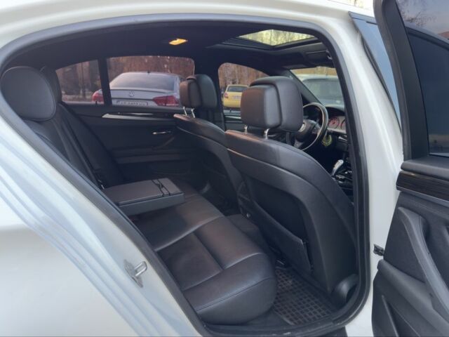 БМВ 5 Серия 2013 в Кривом Роге на Automoto.ua Белый БМВ 5 Серия, объемом двигателя 2 л и пробегом 260 тыс. км за 13500 $, фото 18 на Automoto.ua