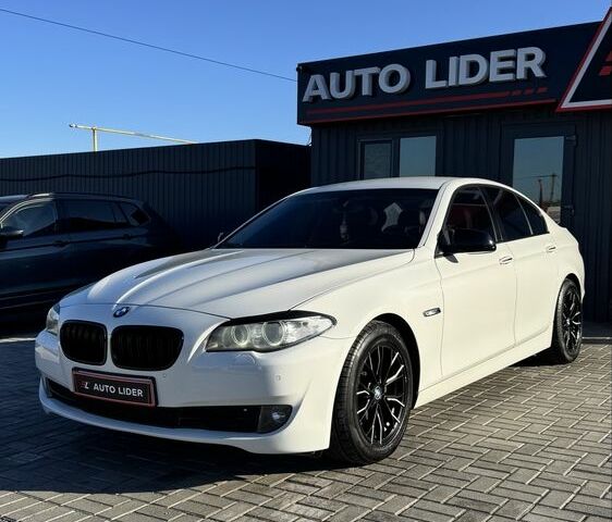 Белый БМВ 5 Серия, объемом двигателя 2 л и пробегом 271 тыс. км за 13700 $, фото 9 на Automoto.ua