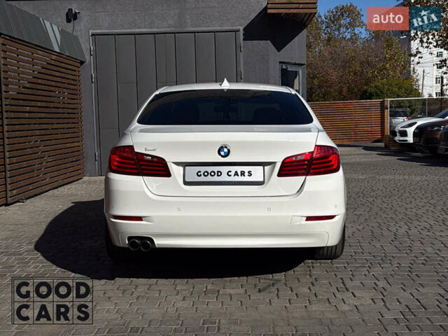 БМВ 5 Серия 2013 в Одессе на Automoto.ua Белый БМВ 5 Серия, объемом двигателя 2 л и пробегом 187 тыс. км за 15500 $, фото 5 на Automoto.ua