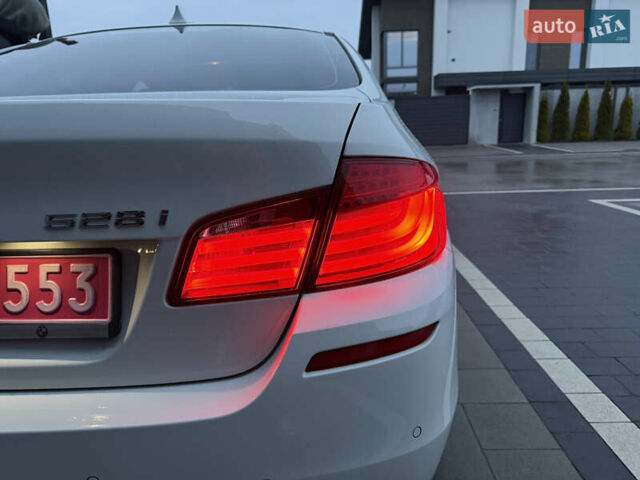 Білий БМВ 5 Серія, об'ємом двигуна 2 л та пробігом 200 тис. км за 12900 $, фото 9 на Automoto.ua
