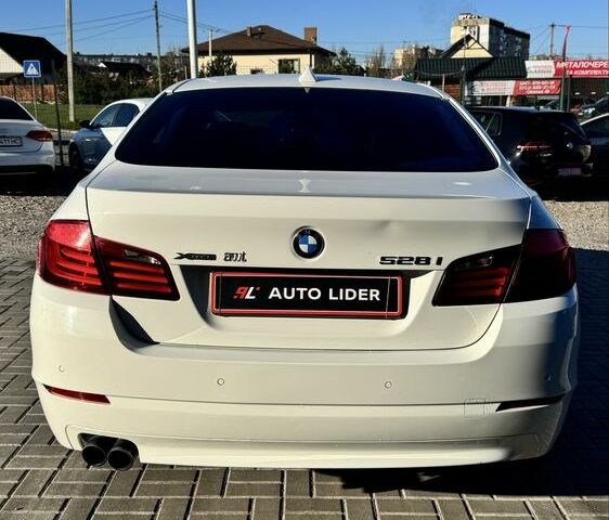 Белый БМВ 5 Серия, объемом двигателя 2 л и пробегом 271 тыс. км за 13700 $, фото 4 на Automoto.ua